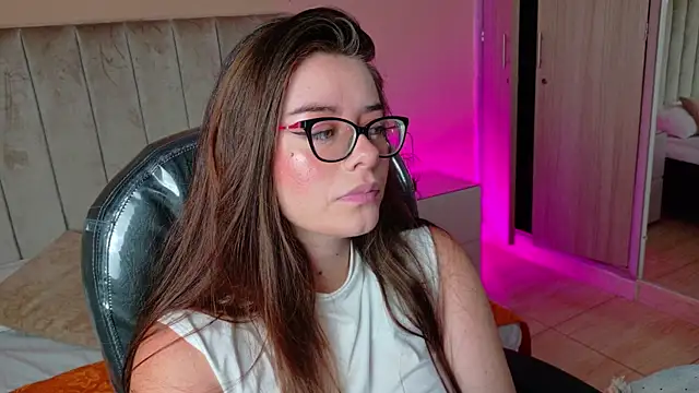 Charlotte Olsen  online show from 06/06/26, 07:52