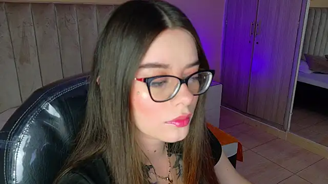Charlotte Olsen  online show from 06/03/26, 08:35