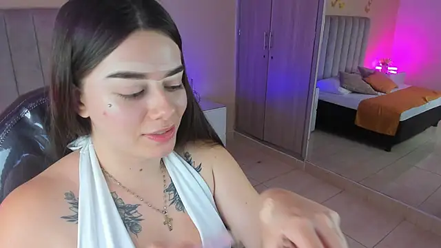 Charlotte Olsen  online show from 05/02/26, 07:41