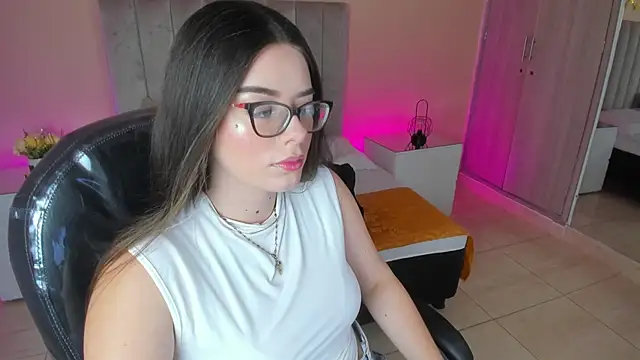 Charlotte Olsen  online show from 05/22/26, 07:45