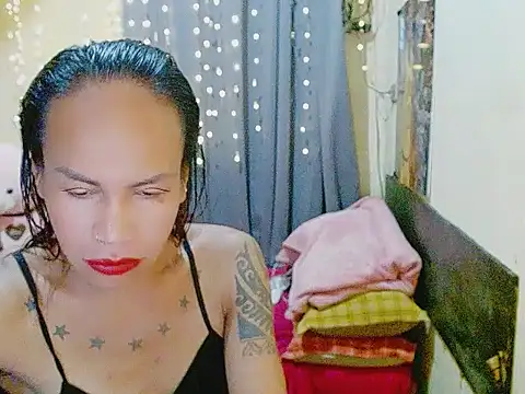 Snapshot of Indaypakay_ts chatting on 10/11/25, 04:02 Indaypakay ts online show from 10/11/25, 04:02