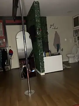 Luluof online show from 12/17/25, 06:18