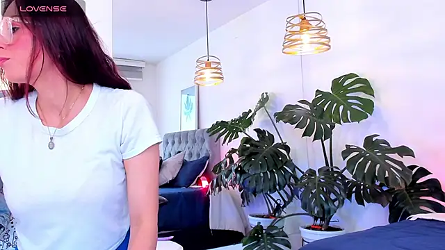 Nami sunny online show from 11/06/25, 06:45