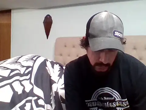 Snapshot of Curved4Pleasure chatting on 03/04/25, 09:51 Curved4Pleasure online show from 03/04/25, 09:51