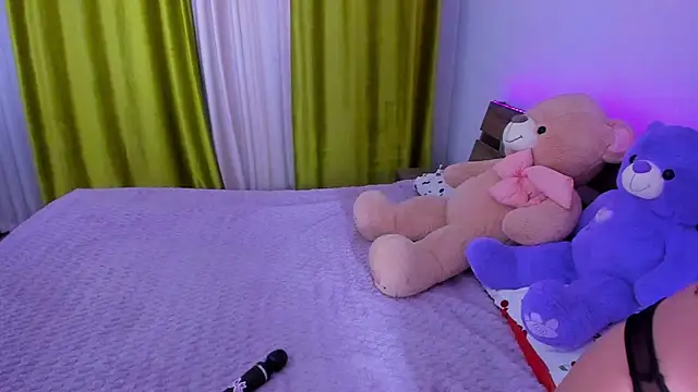 Dollyaa online show from 10/19/25, 01:47