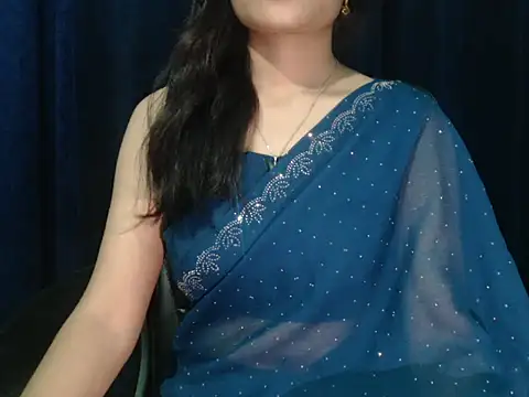 Snapshot of Yashi chatting on 02/08/26, 03:43 Yashi online show from 02/08/26, 03:43