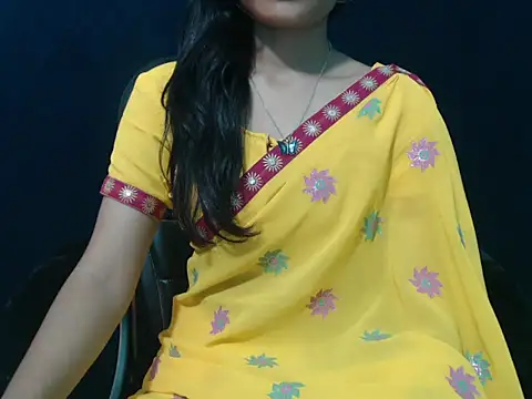 Snapshot of Yashi chatting on 12/19/25, 12:51 Yashi online show from 12/19/25, 12:51