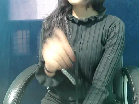 Yashi online show from 11/24/25, 10:37