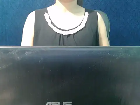 Snapshot of Yashi chatting on 09/18/25, 06:33 Yashi online show from 09/18/25, 06:33