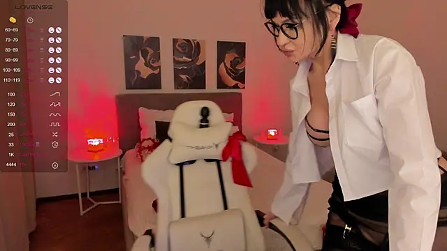 LikaKlint online show from 11/06/25, 03:27