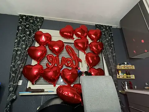 Snapshot of Tyraride chatting on 02/14/26, 07:36 Tyraride online show from 02/14/26, 07:36