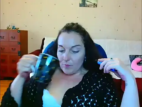 Alice3694 online show from 05/18/26, 06:51