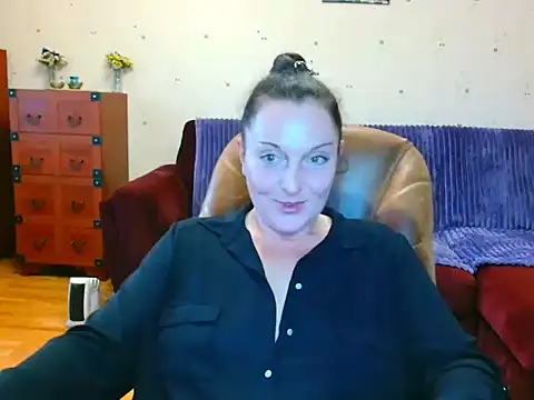 Alice3694 online show from 11/02/25, 02:00