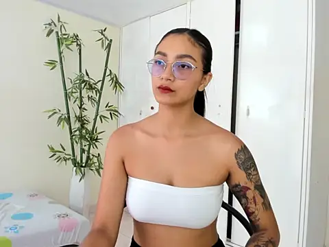 ASIAM BRUNET online show from 01/09/26, 06:04