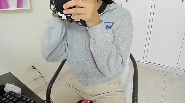 ASIAM BRUNET online show from 02/27/25, 12:56