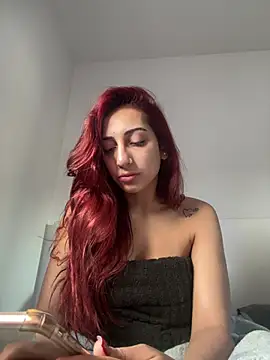 julialupato1606 online show from 03/13/25, 09:10