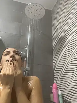 julialupato1606 online show from 03/24/26, 10:37