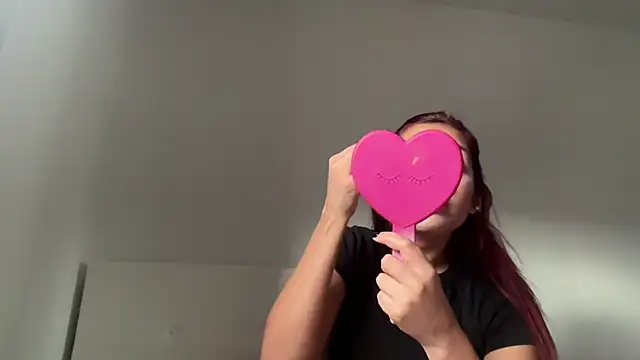 julialupato1606 online show from 03/18/26, 04:19