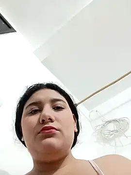 Snapshot of sarati_rado chatting on 12/14/25, 12:11 sarati rado online show from 12/14/25, 12:11