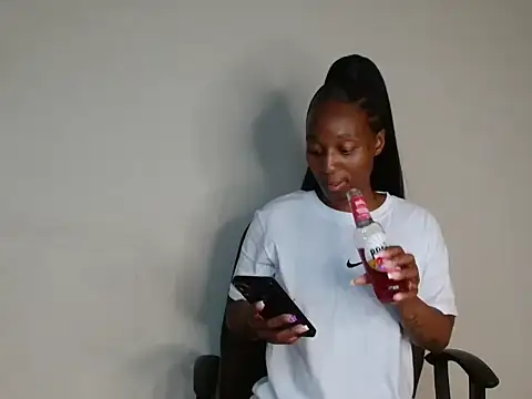 Lucy Blacksilk online show from 10/31/25, 06:48