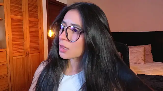 ChloeTurner  online show from 04/13/26, 08:02