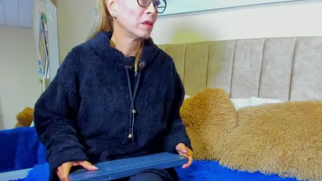 emagarcia online show from 09/17/25, 01:13