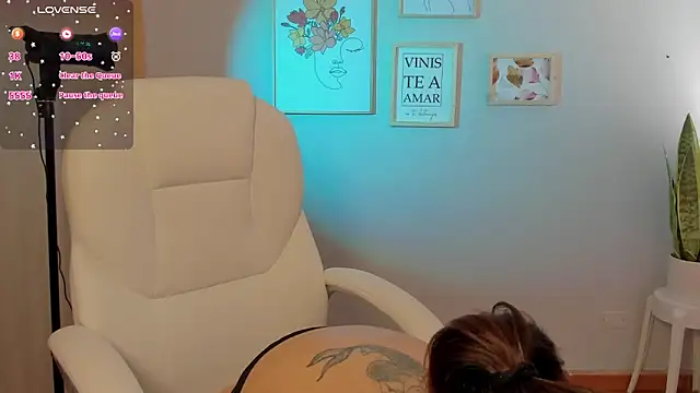 Elena Ruiz online show from 02/06/25, 07:18