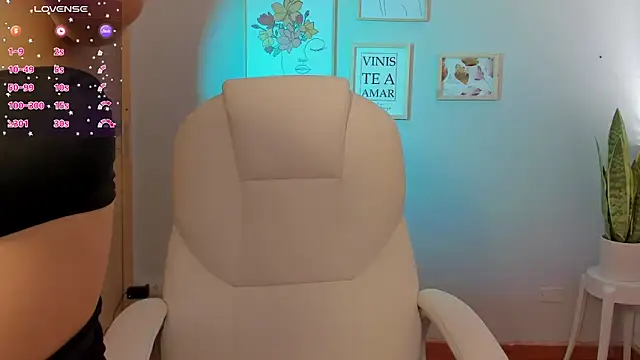 Elena Ruiz online show from 01/31/25, 07:08