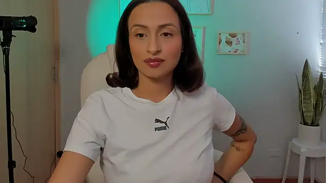 Elena Ruiz online show from 01/23/25, 06:45