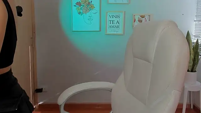 Elena Ruiz online show from 01/29/25, 09:07