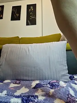 Snapshot of roxi_katty chatting on 03/28/26, 04:52 roxi katty online show from 03/28/26, 04:52