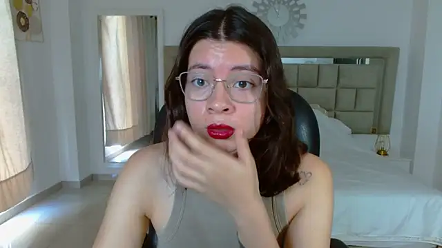 zoecruzz online show from 10/22/25, 03:11