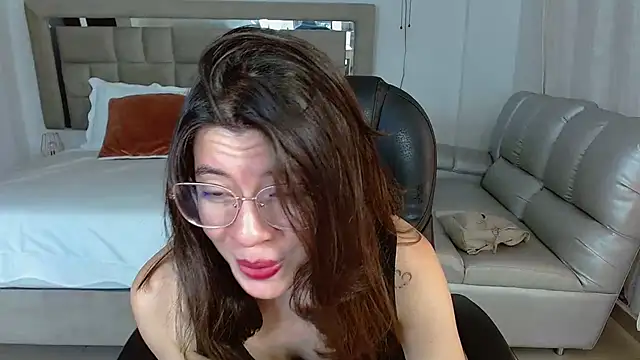 Snapshot of zoecruzz chatting on 01/14/26, 04:32 zoecruzz online show from 01/14/26, 04:32