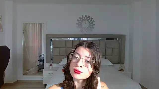 Snapshot of zoecruzz chatting on 10/16/25, 03:09 zoecruzz online show from 10/16/25, 03:09