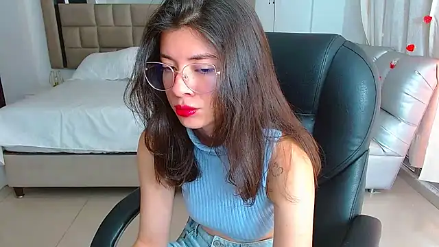 Snapshot of zoecruzz chatting on 03/04/26, 01:30 zoecruzz online show from 03/04/26, 01:30