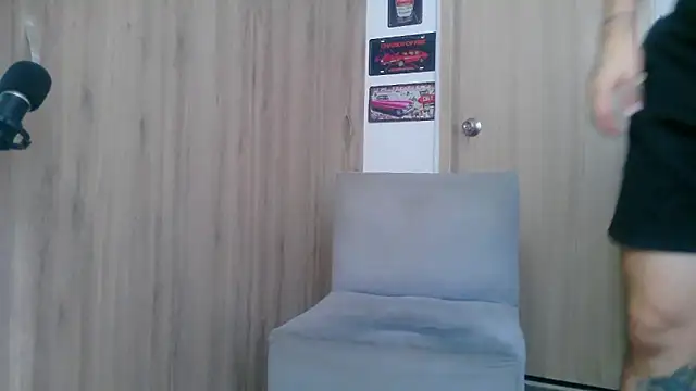 Aaron kwok28 online show from 11/02/25, 09:09