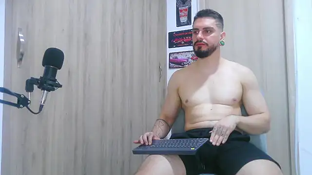 Aaron kwok28 online show from 10/29/25, 02:21