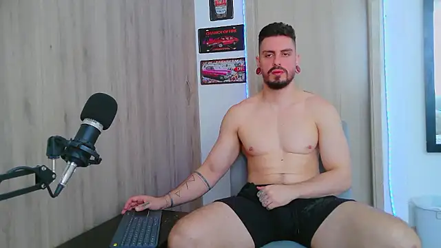 Aaron kwok28 online show from 01/13/26, 06:56