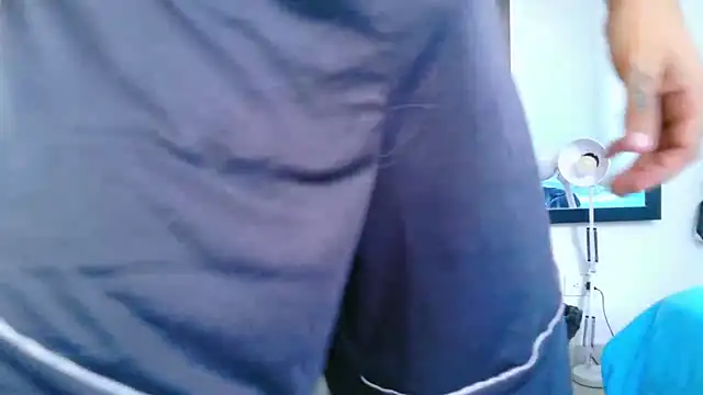 Aaron kwok28 online show from 04/11/26, 04:54