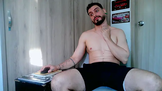 Aaron kwok28 online show from 03/11/26, 10:15