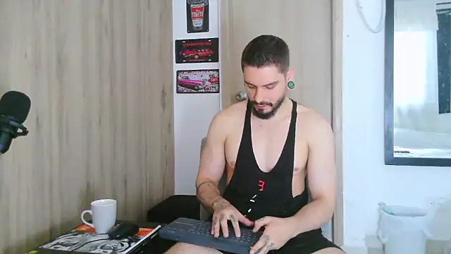 Aaron kwok28 online show from 02/23/26, 10:10