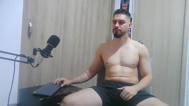 Aaron kwok28 online show from 11/23/25, 03:05