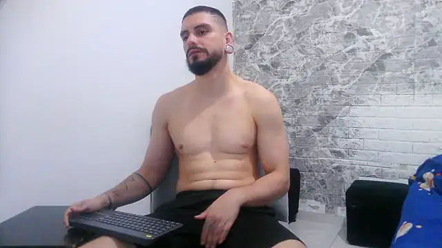 Aaron kwok28 online show from 09/17/25, 06:32