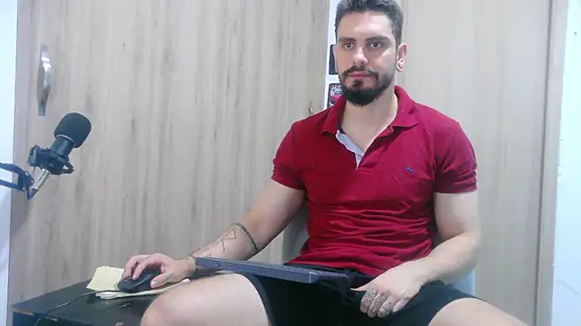 Aaron kwok28 online show from 11/18/25, 10:24