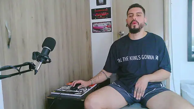 Aaron kwok28 online show from 02/17/26, 10:07