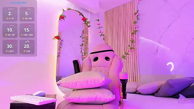 Snapshot of Aria_montgomeri chatting on 10/01/25, 02:10 Aria montgomeri online show from 10/01/25, 02:10