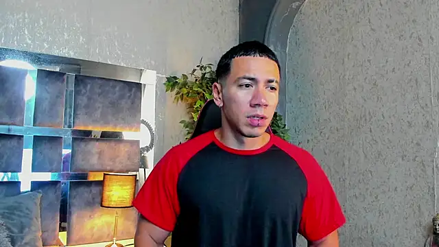 Snapshot of marc_ginale chatting on 10/10/25, 12:39 marc ginale online show from 10/10/25, 12:39