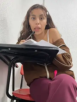 Snapshot of Katee_Jones chatting on 02/21/25, 01:11 Katee Jones online show from 02/21/25, 01:11