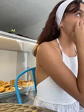 Snapshot of Katee_Jones chatting on 03/17/25, 08:51 Katee Jones online show from 03/17/25, 08:51