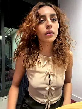 Katee Jones online show from 12/22/25, 11:49